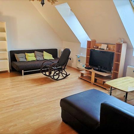 Centrum - A. Apartman Печ Екстер'єр фото
