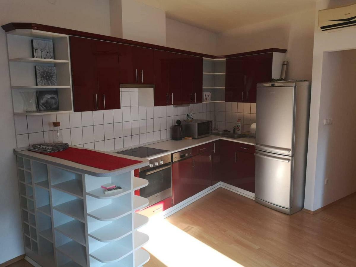 Centrum - A. Apartman Печ Екстер'єр фото